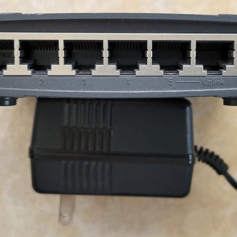 Linksys 10/100 5-Port Workgroup Switch, Model EZXS55W, Version 3